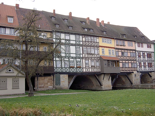Außenansicht der Krämerbrücke in Erfurt